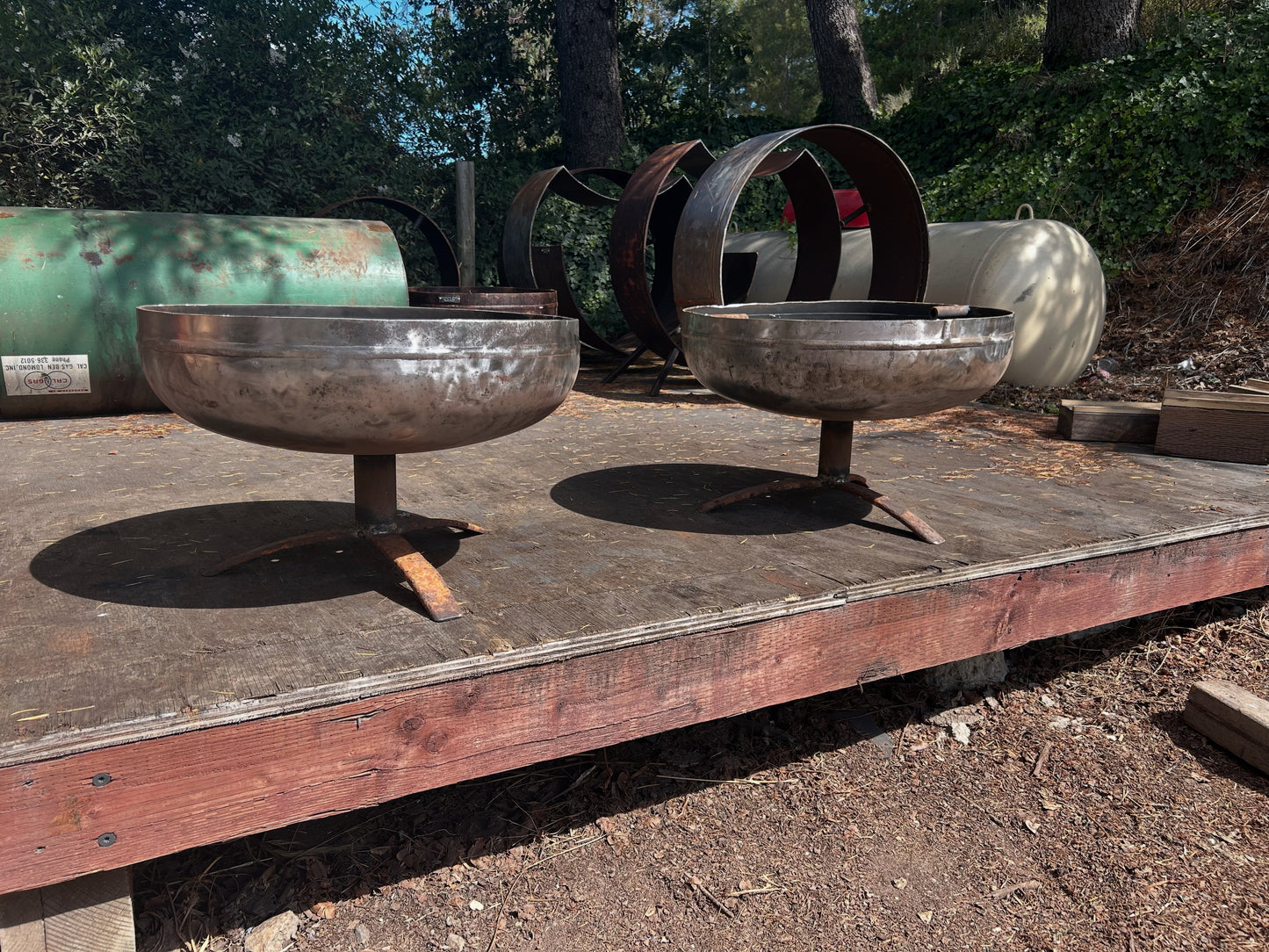 24" Pedestal Fire Pit, "Margarita Glass"